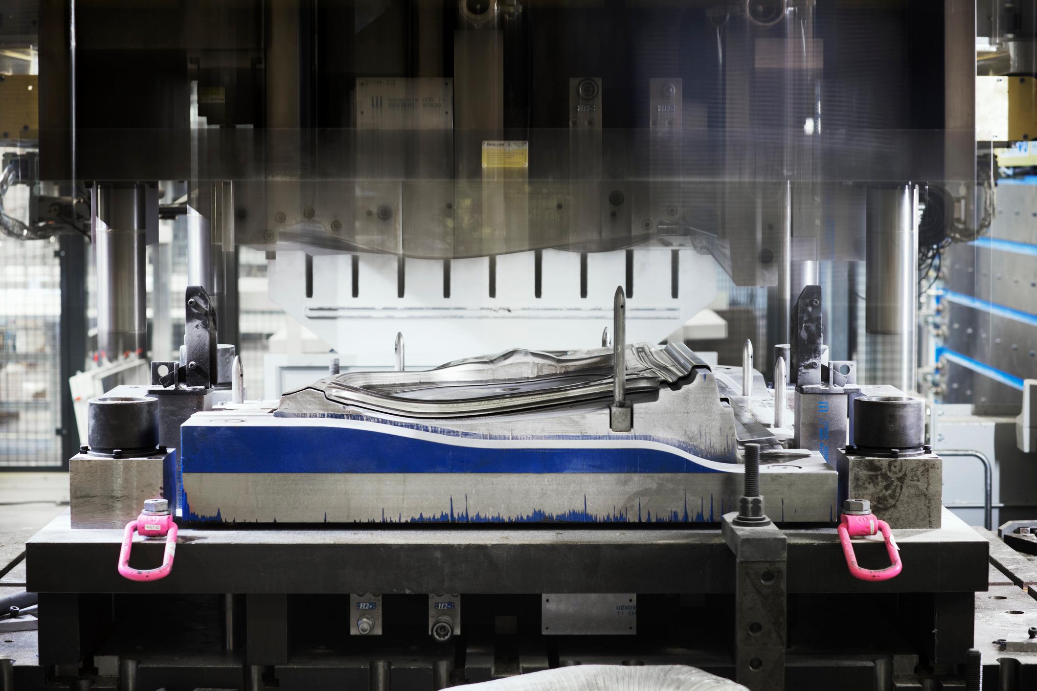 The AP&T demonstrator part exhibits a high degree of complexity, which is required for net shaped door components such as door rings and door inner shapes. 